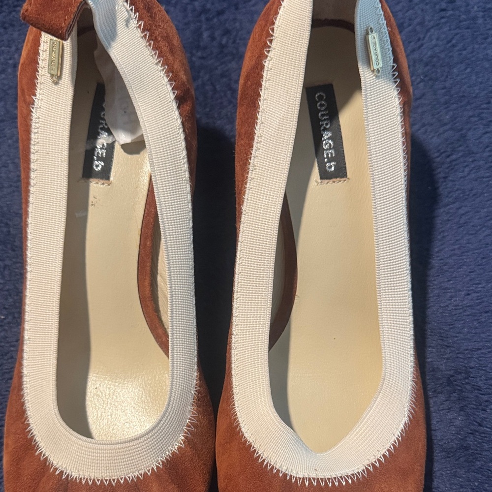 Courrèges Women's Tan Suede Heels